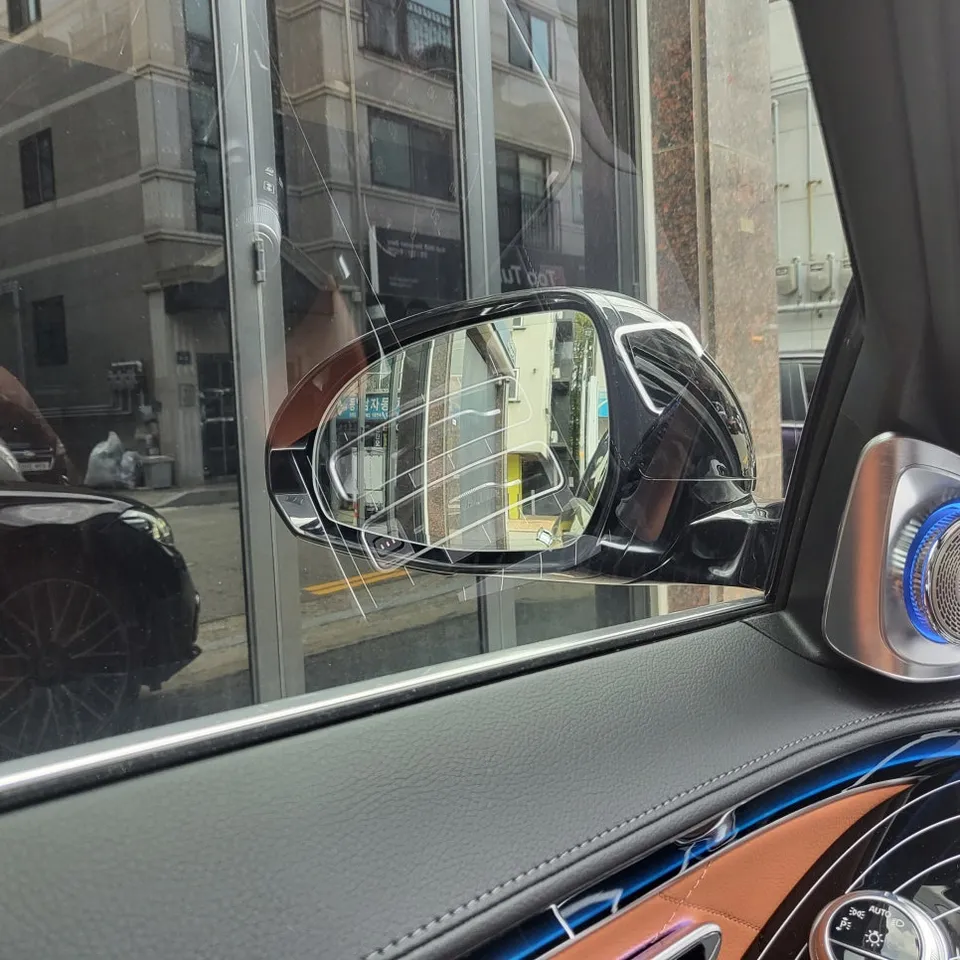 Mercedes-Benz S-Classのカーラッピング事例 施工写真 3-2