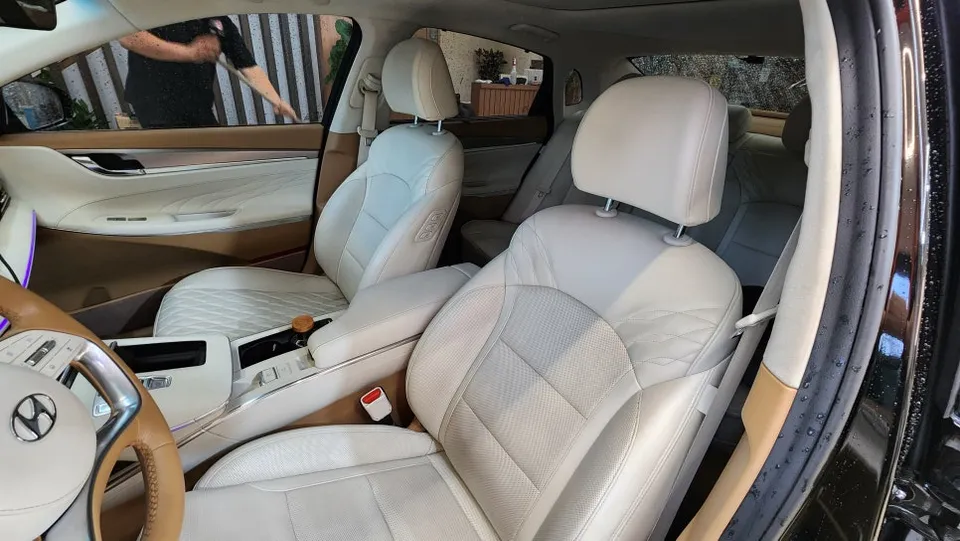 Hyundai Grandeur IG interior customization installation result