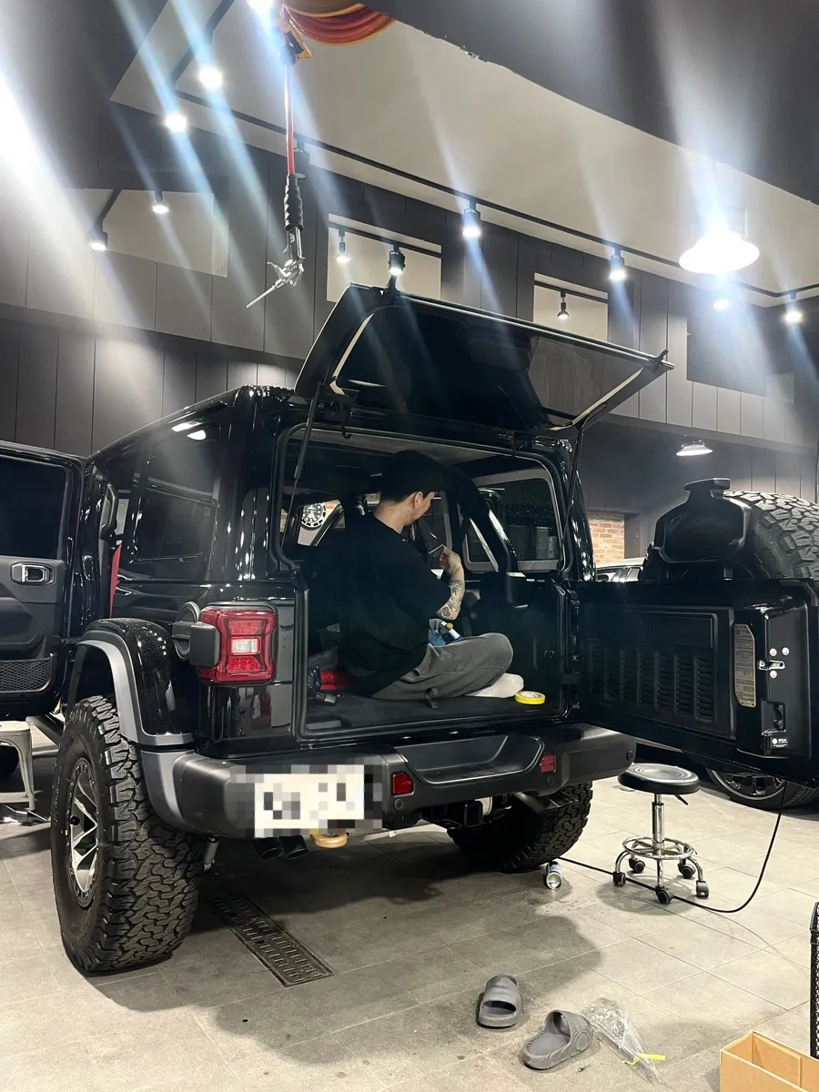 Jeep WranglerのPPF施工事例：韓国での実例と費用目安 施工写真 1-2