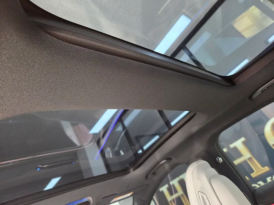 Mercedes-Benz E-Class ambient lighting - Mercedes-Benz E-Class Ambient Lighting Review: Cost & Results photo 4