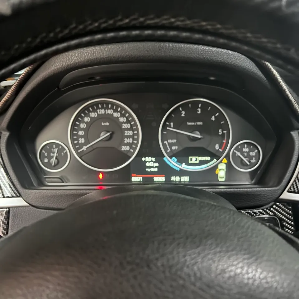 BMW 3 Series F30のAndroid Auto・CarPlay取付事例 施工写真 5