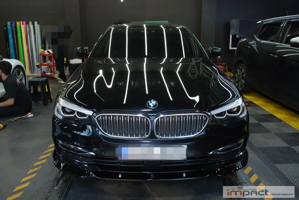 BMW 5 Seriesのカーラッピング事例｜費用目安・仕上がり 写真