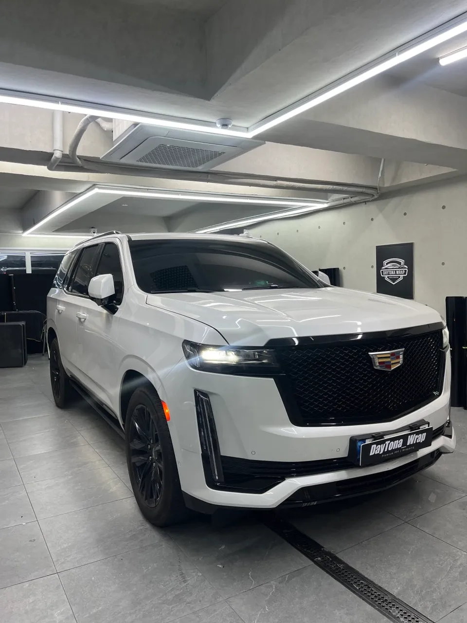 Cadillac Escalade Vinyl Wrap Review: High Gloss Black Transformat