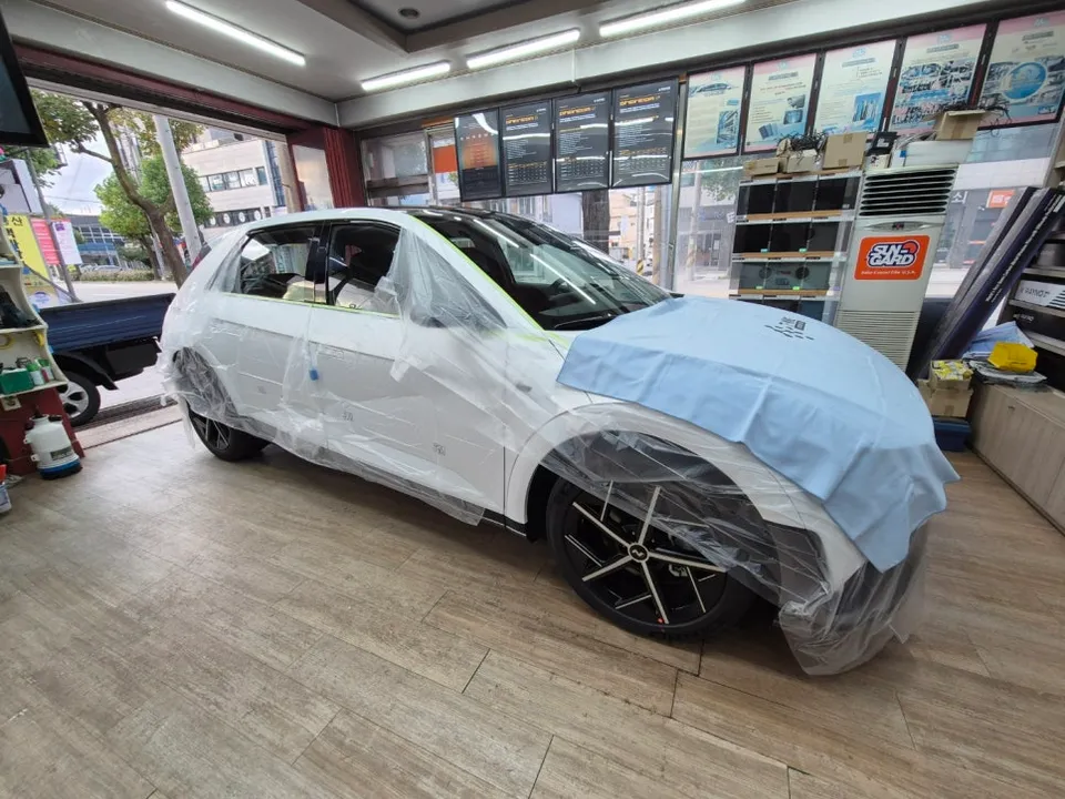 Hyundai IONIQのカーフィルム施工事例|費用目安と仕上がり 施工写真 1-3