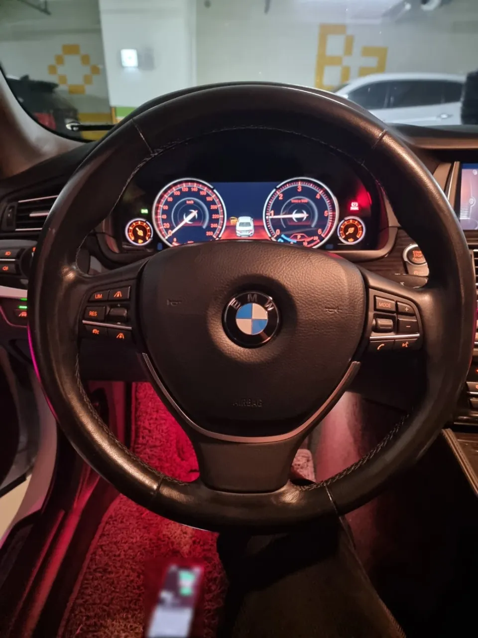 BMW 5 Series F10のAndroid Auto・CarPlay取付事例 施工写真 1-2