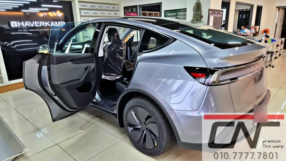 Tesla Model Yのカーフィルム施工事例|費用目安・仕上がり 施工写真 2-1