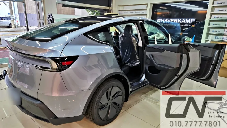 Tesla Model Yのカーフィルム施工事例|費用目安・仕上がり 施工写真 3-1