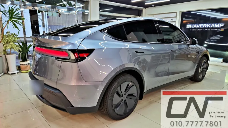 Tesla Model Yのカーフィルム施工事例|費用目安・仕上がり 施工写真 1-3