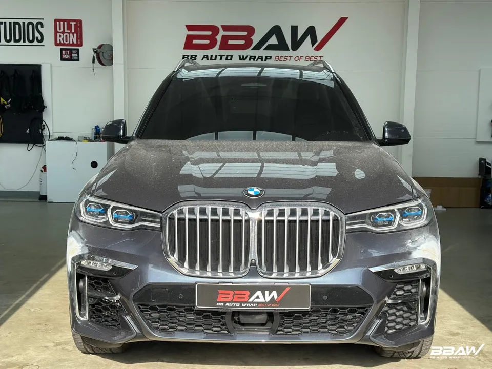 BMW X7のPPF施工事例:費用目安と仕上がり 施工写真 1-1