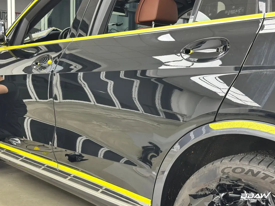 BMW X7のPPF施工事例:費用目安と仕上がり 施工写真 1-3