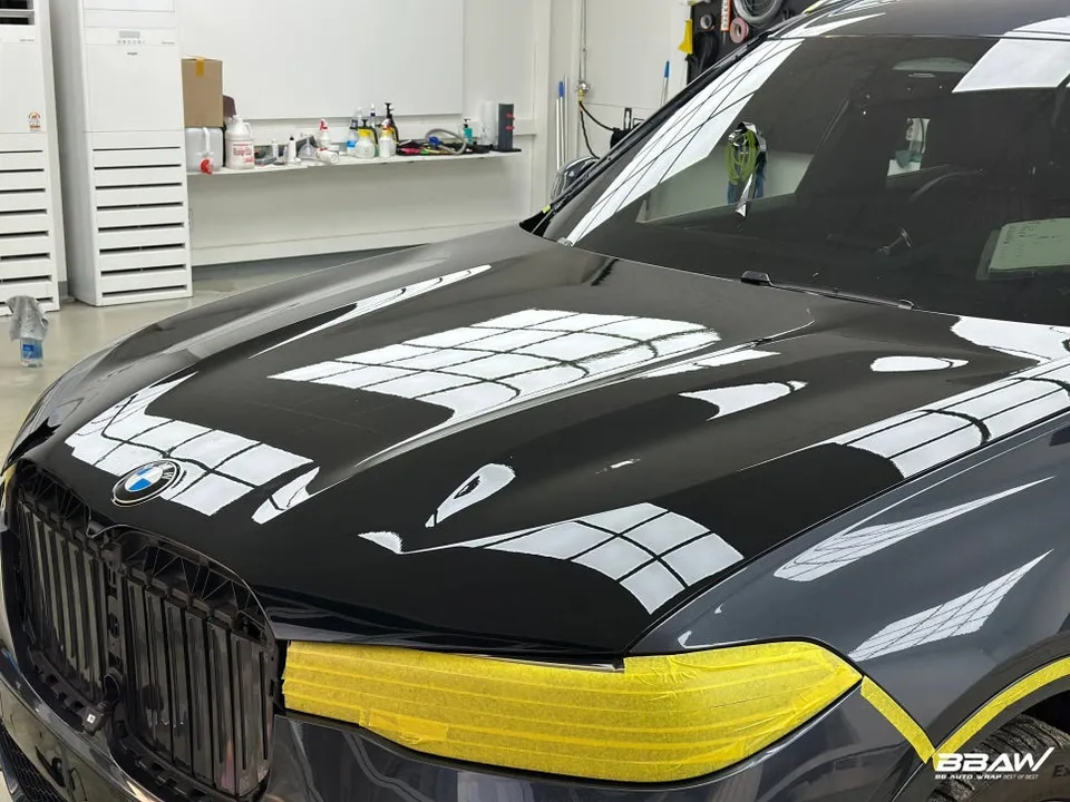 BMW X7のPPF施工事例:費用目安と仕上がり 施工写真 2-3