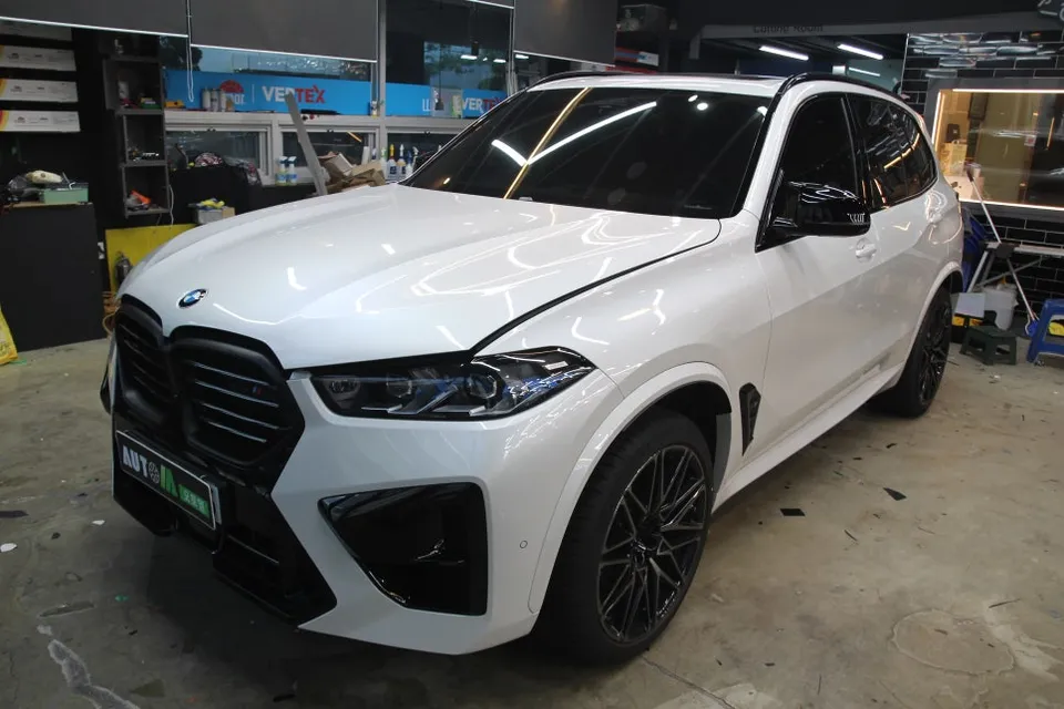 BMW X5のカーラッピング事例｜費用目安・仕上がり 施工写真 1-1