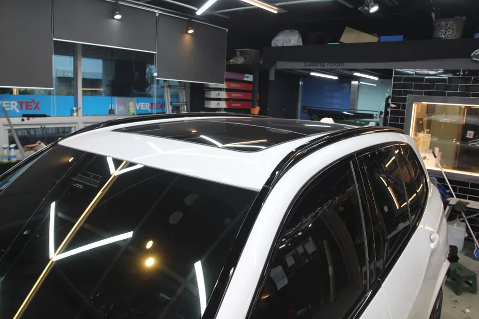 BMW X5のカーラッピング事例｜費用目安・仕上がり 施工写真 2-1