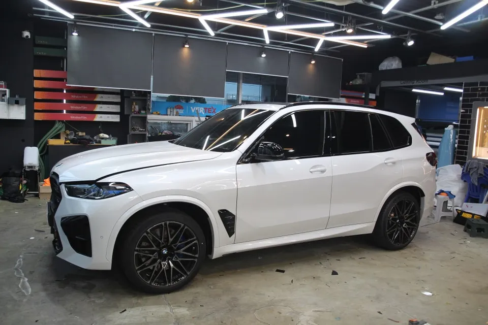 BMW X5のカーラッピング事例｜費用目安・仕上がり 施工写真 3-1