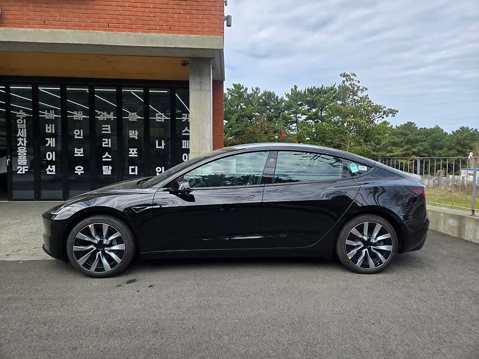 Tesla Model 3 PPF施工事例|費用目安・仕上がり 施工写真 3-1