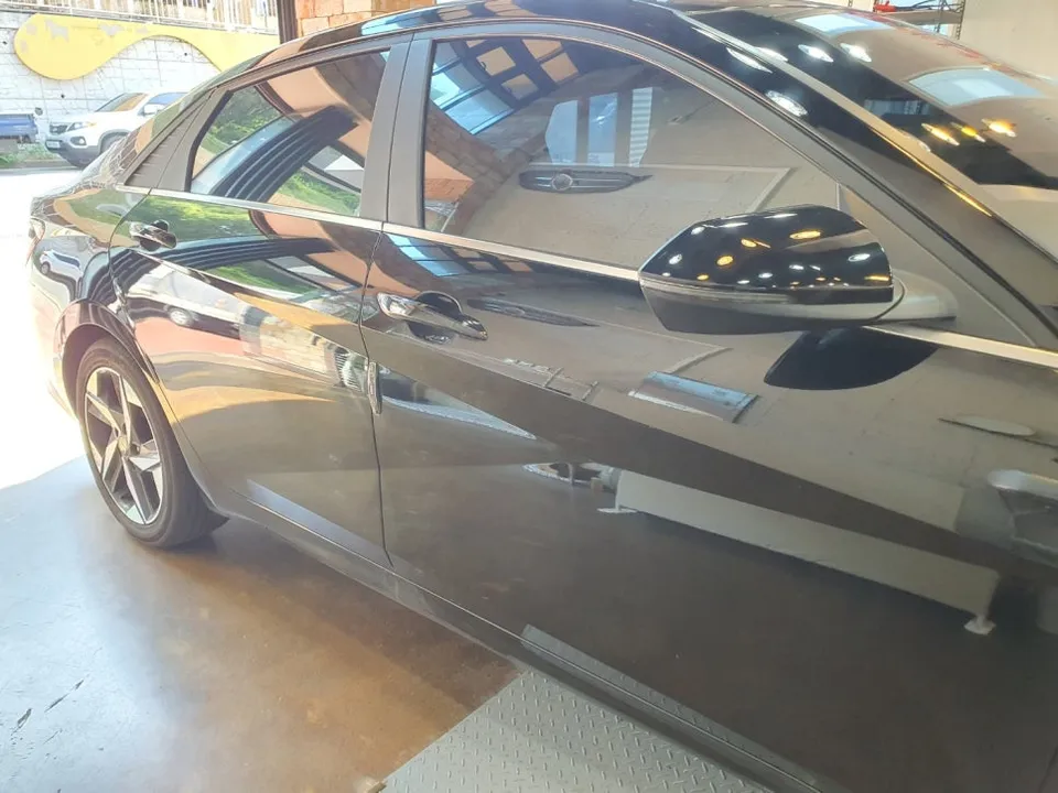 Hyundai Elantra other - Hyundai Elantra Auto Service Review — High-Gloss Molding Upgrade photo 3