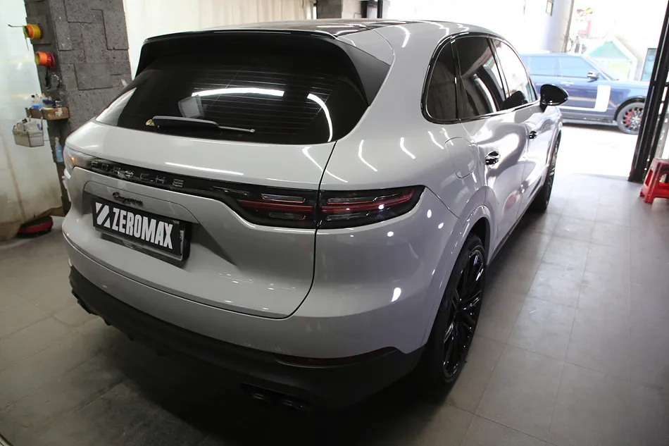 Porsche Cayenne PPF施工事例｜費用目安と仕上がり 施工写真 1-3