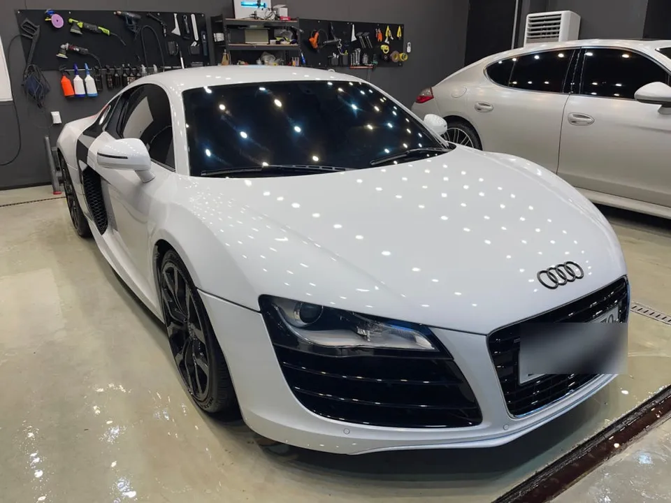 Audi R8のカーラッピング事例｜ライムグリーンで個性を際立たせる 施工写真 3-1