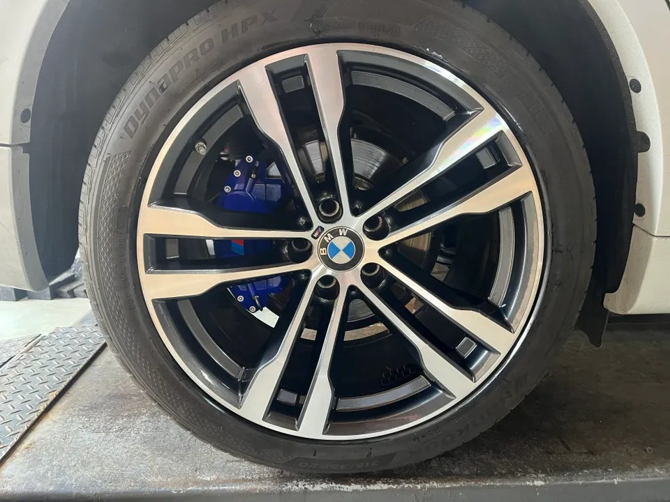 BMW X5 F15 wheel repair - BMW X5 F15 Wheel Repair & Painting Review photo 3