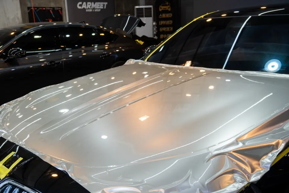 BMW 7 Seriesのカーラッピング事例｜費用目安・仕上がり 施工写真 3-2