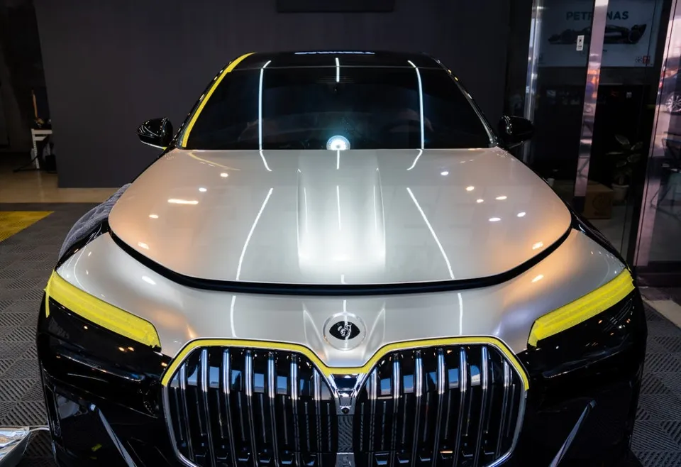 BMW 7 Seriesのカーラッピング事例｜費用目安・仕上がり 施工写真 2-3