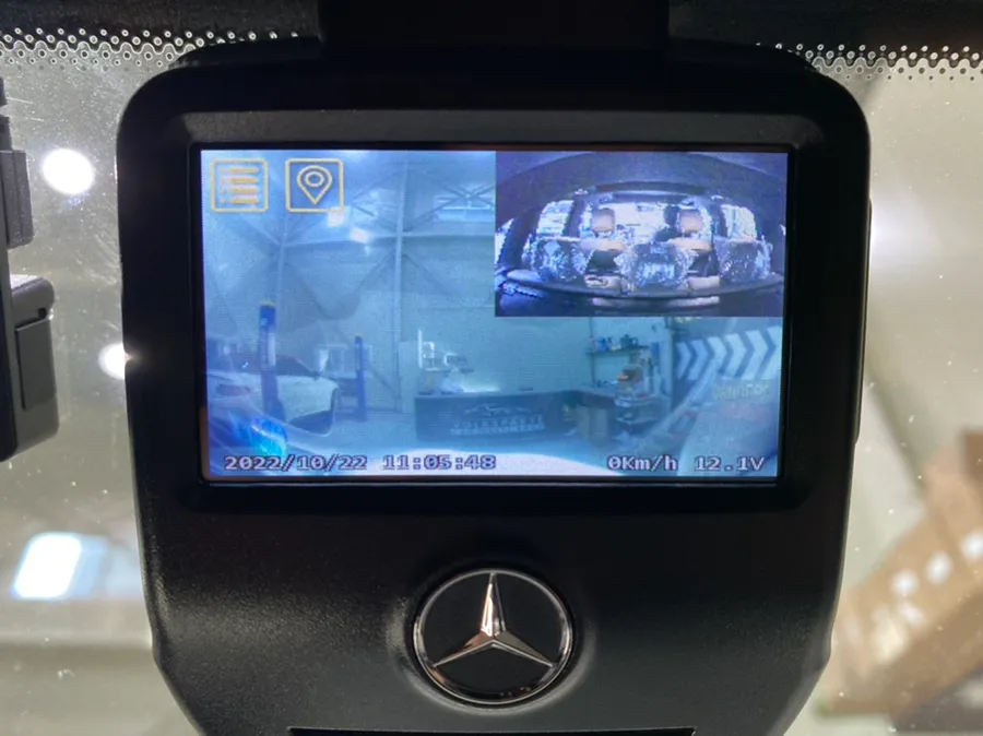 Mercedes-Benz GLCのドラレコ取付事例|QHD高画質+α 施工写真 2-2