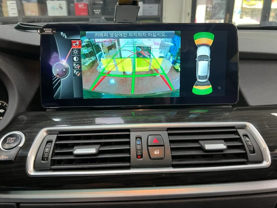 BMW 5 Series GT F07のAndroid Auto・CarPlay取付事例 写真