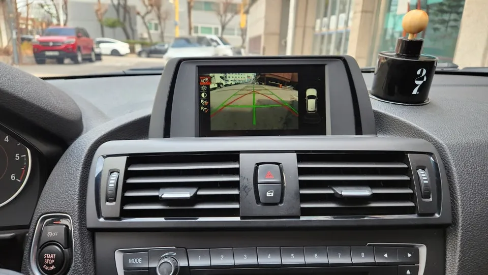 BMW 1 Series F20のAndroid Auto・CarPlay取付事例 施工写真 1-1