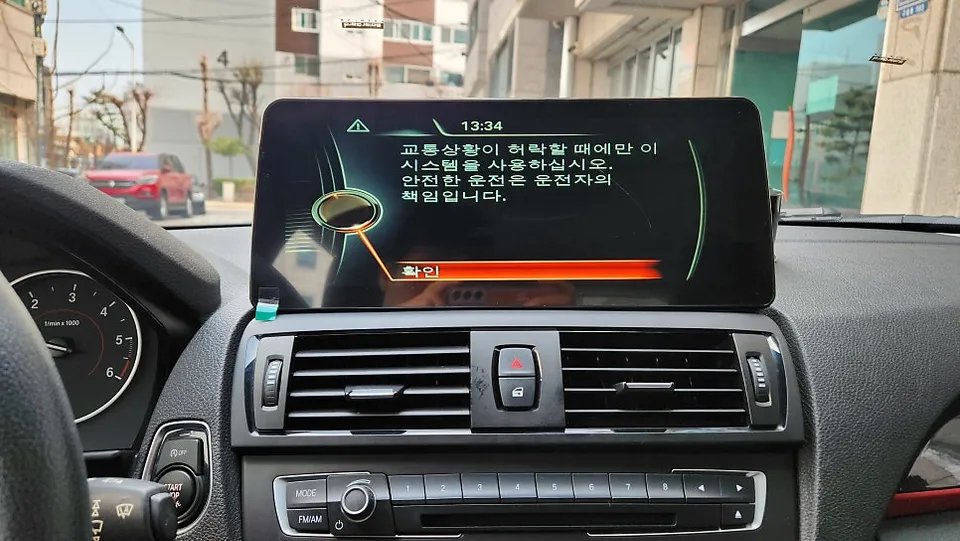 BMW 1 Series F20のAndroid Auto・CarPlay取付事例 施工写真 3-1