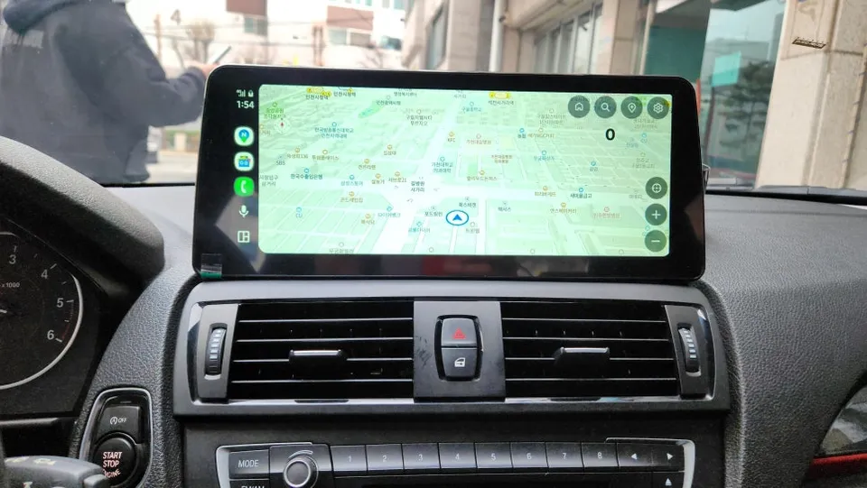BMW 1 Series F20のAndroid Auto・CarPlay取付事例 施工写真 1-2