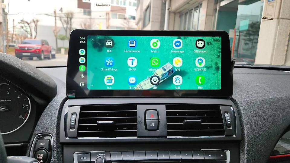 BMW 1 Series F20のAndroid Auto・CarPlay取付事例 施工写真 3-2
