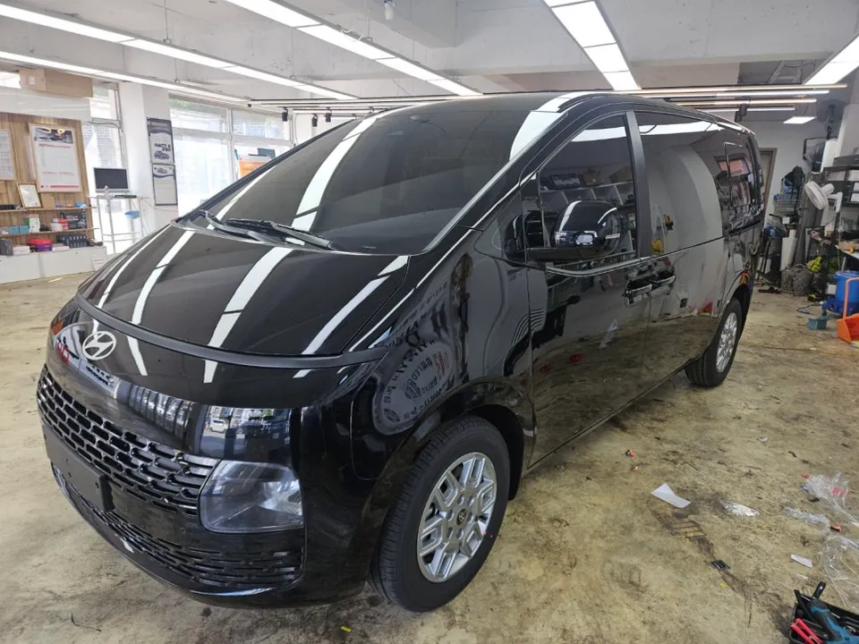 Hyundai Stariaのカーフィルム施工事例|費用目安・仕上がり 施工写真 3-1