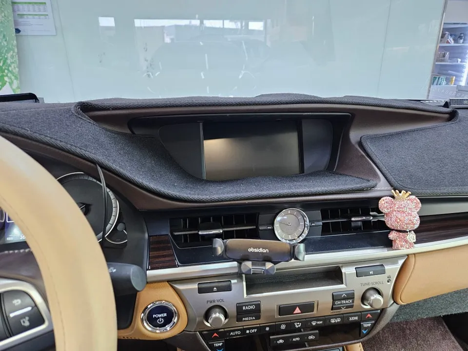 Lexus ESのAndroid Auto・CarPlay取付事例 施工写真 1-2