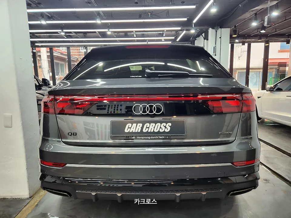 Audi Q8の室内PPF施工事例｜費用目安・仕上がり 施工写真 3-1