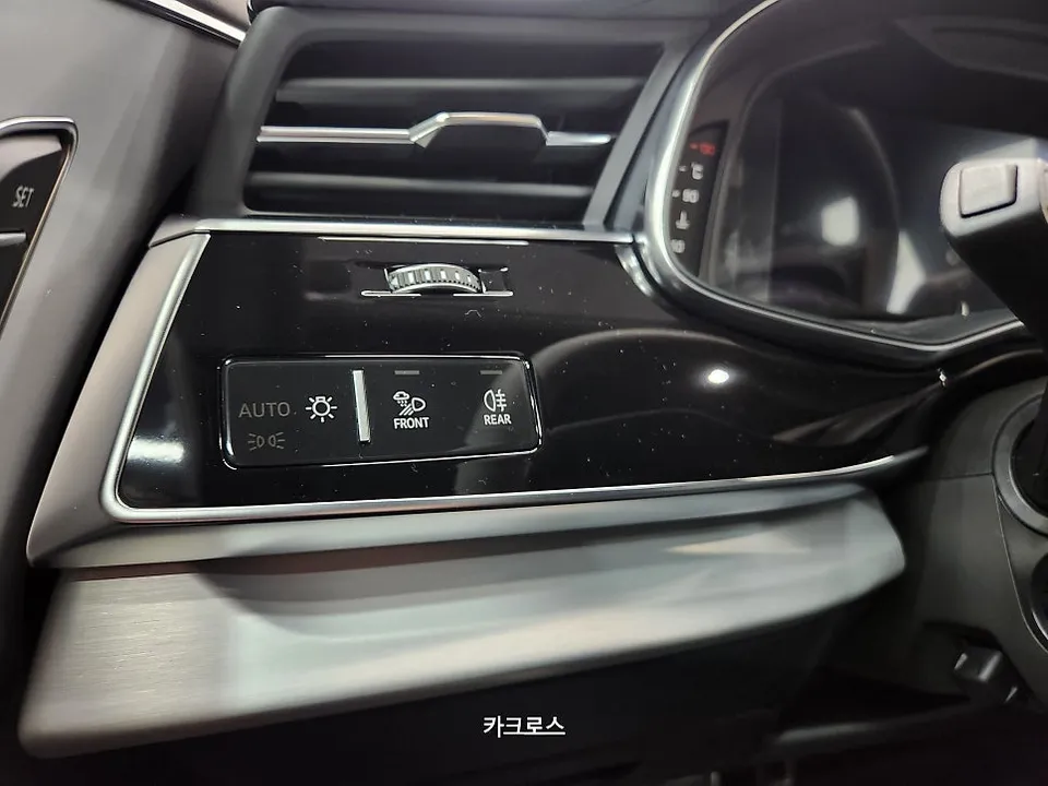 Audi Q8の室内PPF施工事例｜費用目安・仕上がり 施工写真 3-2