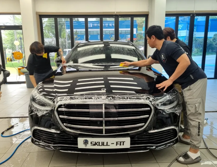 メルセデス・ベンツ Sクラス W222のPPF施工事例 施工写真 2-3
