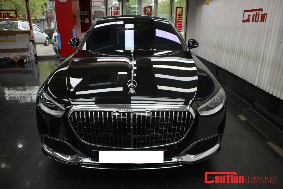 Mercedes-Benz Maybach S580のカーラッピング事例|高級感を高めるカスタム 施工写真 2-1