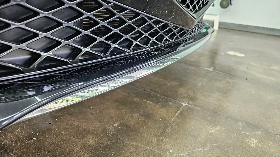 Genesis G80 RG3のカーラッピング事例|費用目安・仕上がり 施工写真 2-2