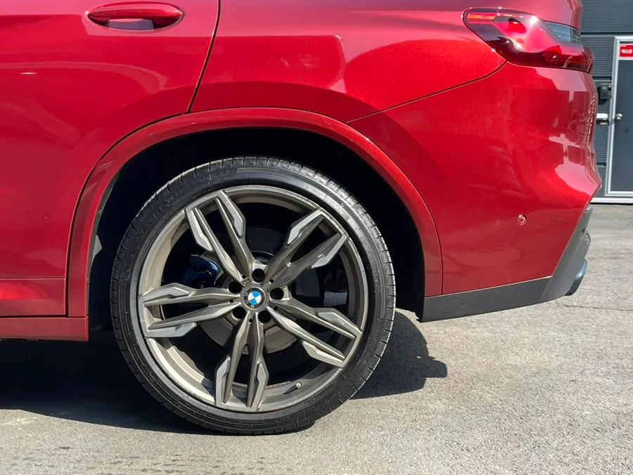 BMW X4 G02 wheel repair - BMW X4 Wheel Repair & Painting Review: Gloss Black Finish photo 6