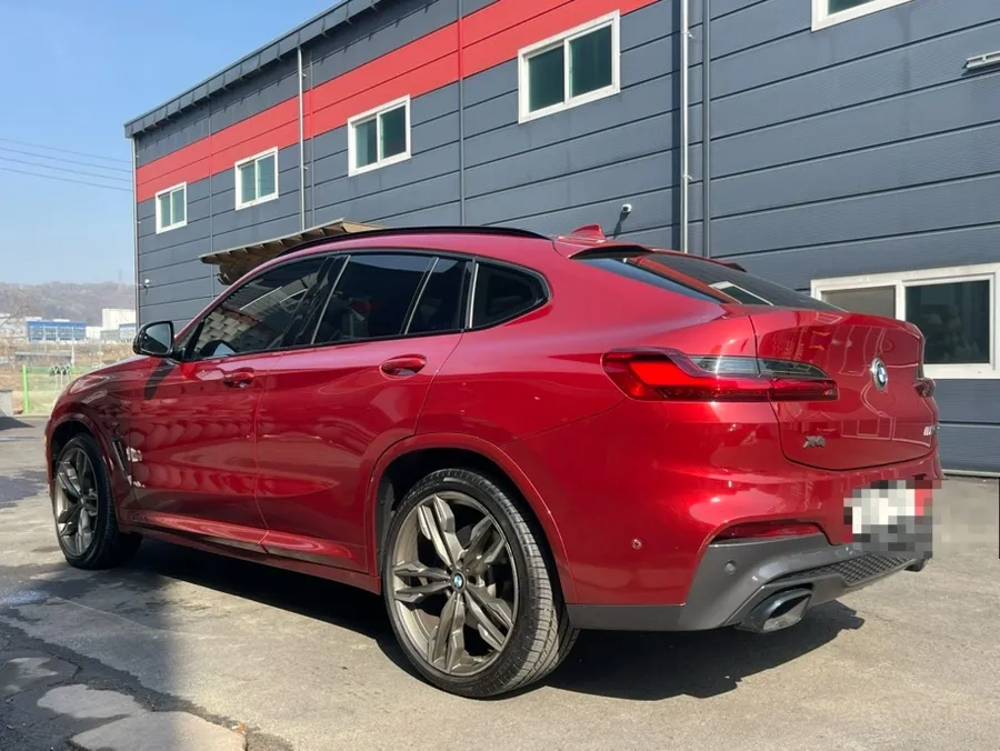 BMW X4 G02 wheel repair - BMW X4 Wheel Repair & Painting Review: Gloss Black Finish photo 7
