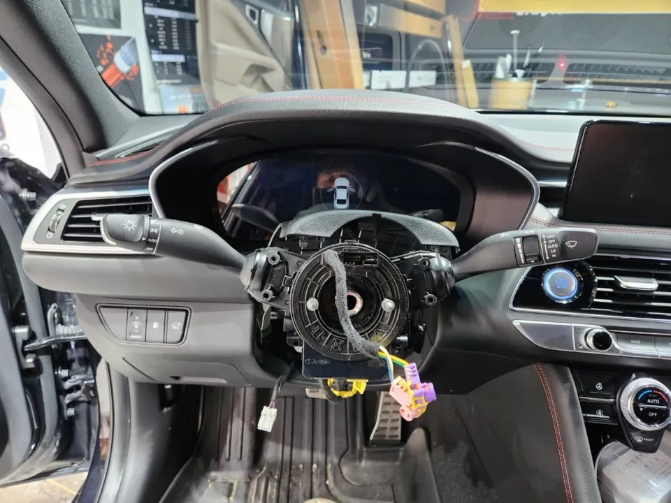 Hyundai Elantra steering wheel - Hyundai Elantra Steering Wheel Customization Review photo 4