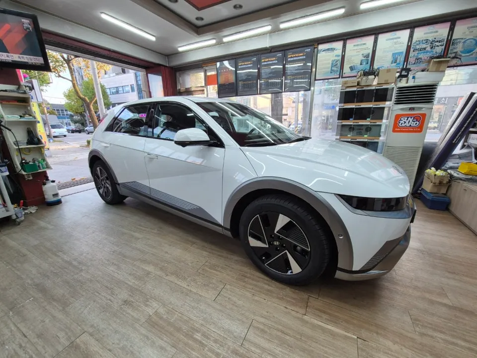 Hyundai IONIQのカーフィルム施工事例｜費用目安・仕上がり 施工写真 4