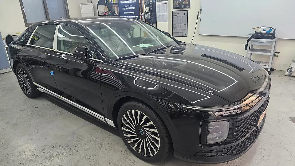 Hyundai Azera interior customization installation result