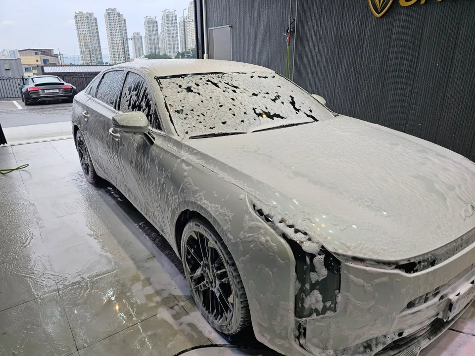 Kia K8のガラスコーティング事例|費用目安と仕上がり 施工写真 1-3