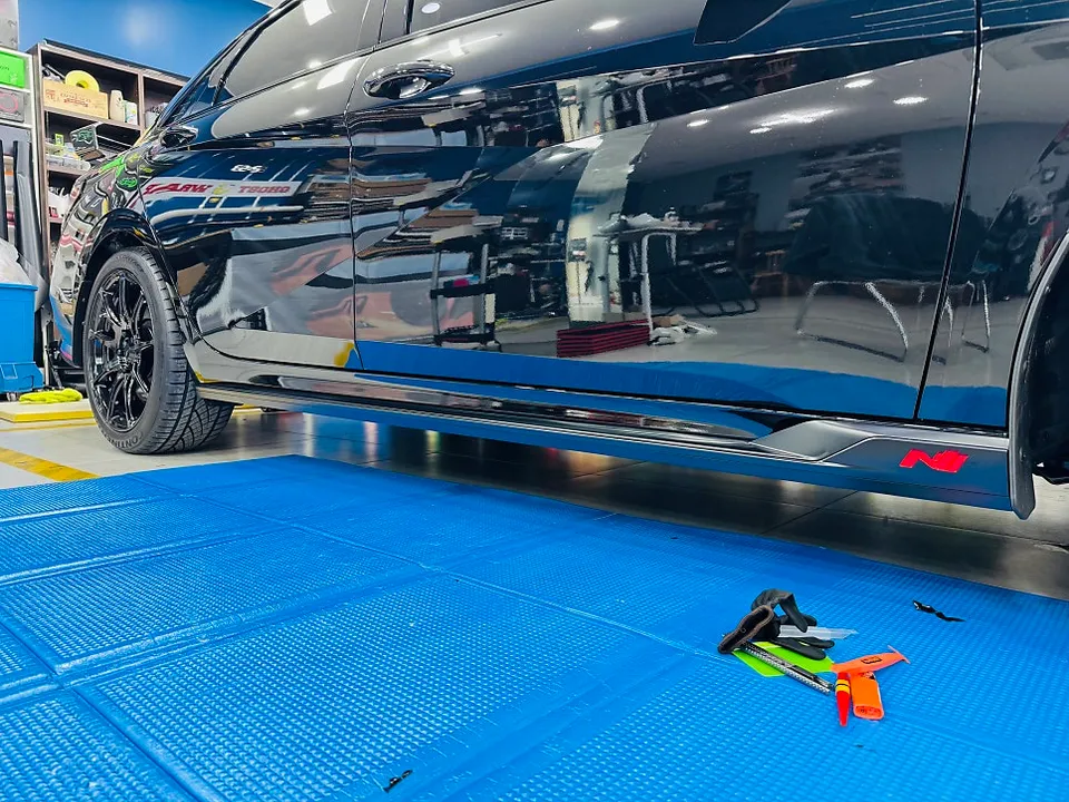 Hyundai Elantra Nのカーラッピング事例｜費用目安・仕上がり 施工写真 4-2