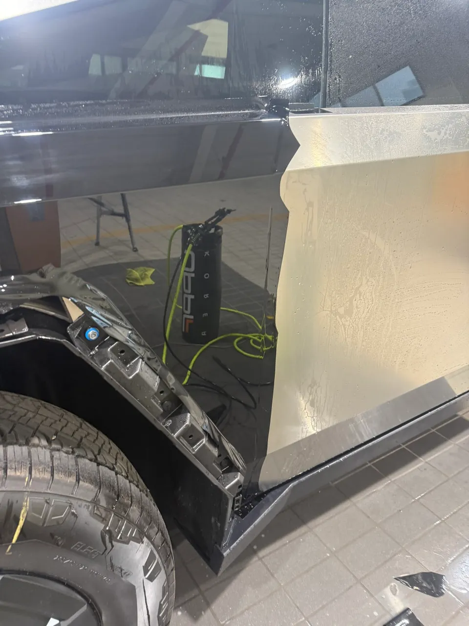 Tesla CybertruckのブラックPPF施工事例|韓国実例 施工写真 2-1