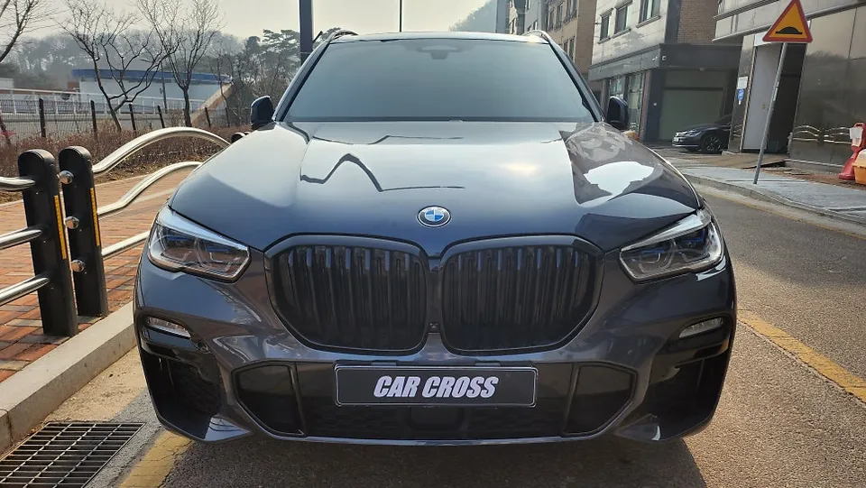 BMW X5のカーラッピング事例｜クロームパーツのブラックアウト 施工写真 1-3