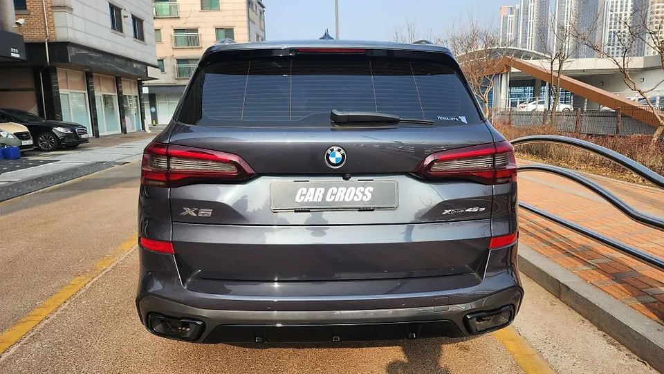 BMW X5のカーラッピング事例｜クロームパーツのブラックアウト 施工写真 3-3