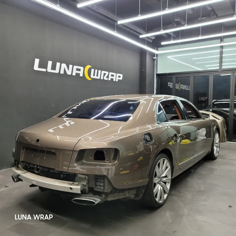 Bentley Flying Spurのカーラッピング事例|費用目安・仕上がり 施工写真 2-2