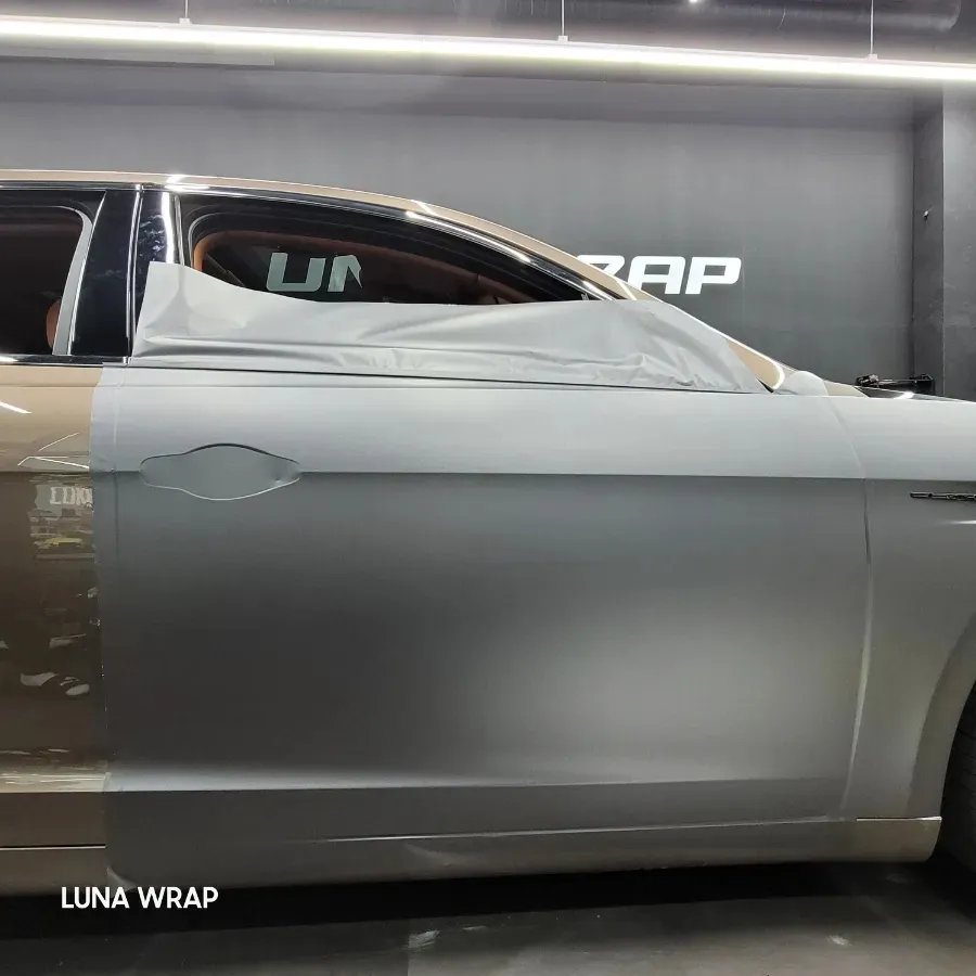 Bentley Flying Spurのカーラッピング事例|費用目安・仕上がり 施工写真 3-3